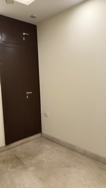 Furnished Amenities in 3 BHK Builder Floor at New Rajinder Nagar – for Rent