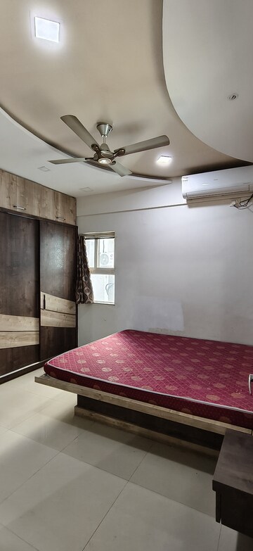 Bedroom in 2 BHK Apartment at Kumar Primavera, Wadgaon Sheri – for Rent