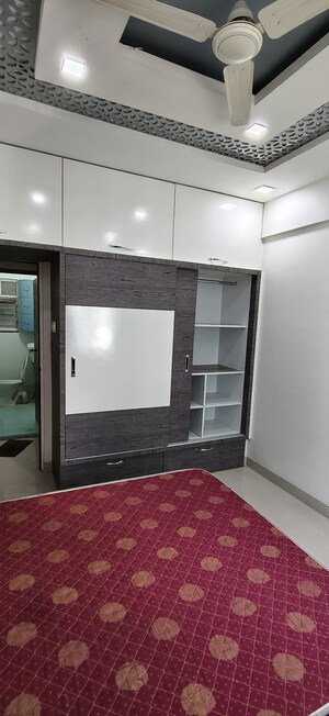 Room in 2 BHK Apartment at Kumar Primavera, Wadgaon Sheri – for Rent