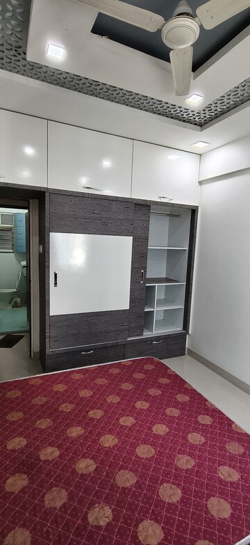 Room in 2 BHK Apartment at Kumar Primavera, Wadgaon Sheri – for Rent