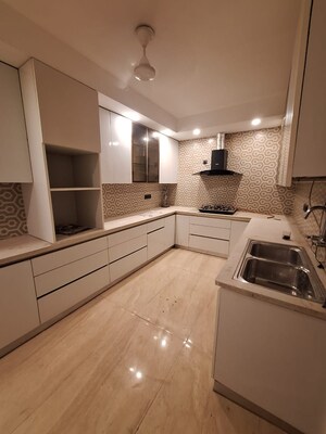 Kitchen in 4 BHK Builder Floor at Sector 42 – for Rent