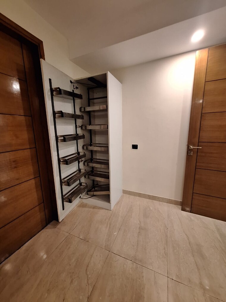 Room, sector 42 4 Bedroom 3200 Sq.Ft. Builder Floor In Sector 42 Gurgaon 9616830