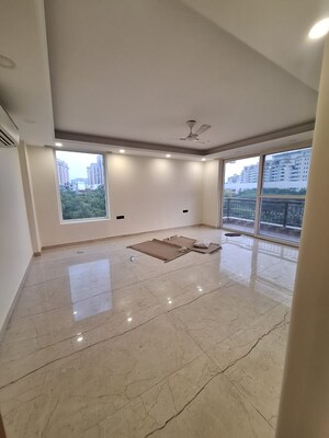 Room in 4 BHK Builder Floor at Sector 42 – for Rent