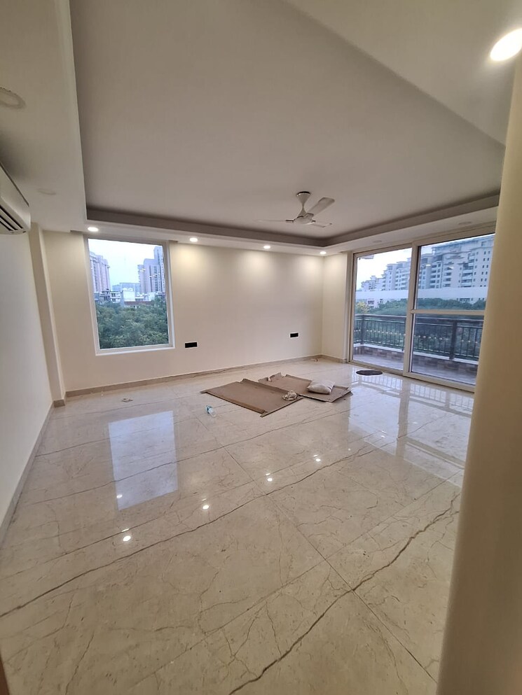 Room, sector 42 4 Bedroom 3200 Sq.Ft. Builder Floor In Sector 42 Gurgaon 9616830