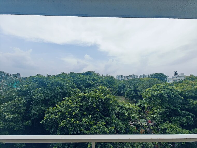 Garden, sector 42 4 Bedroom 3200 Sq.Ft. Builder Floor In Sector 42 Gurgaon 9616830