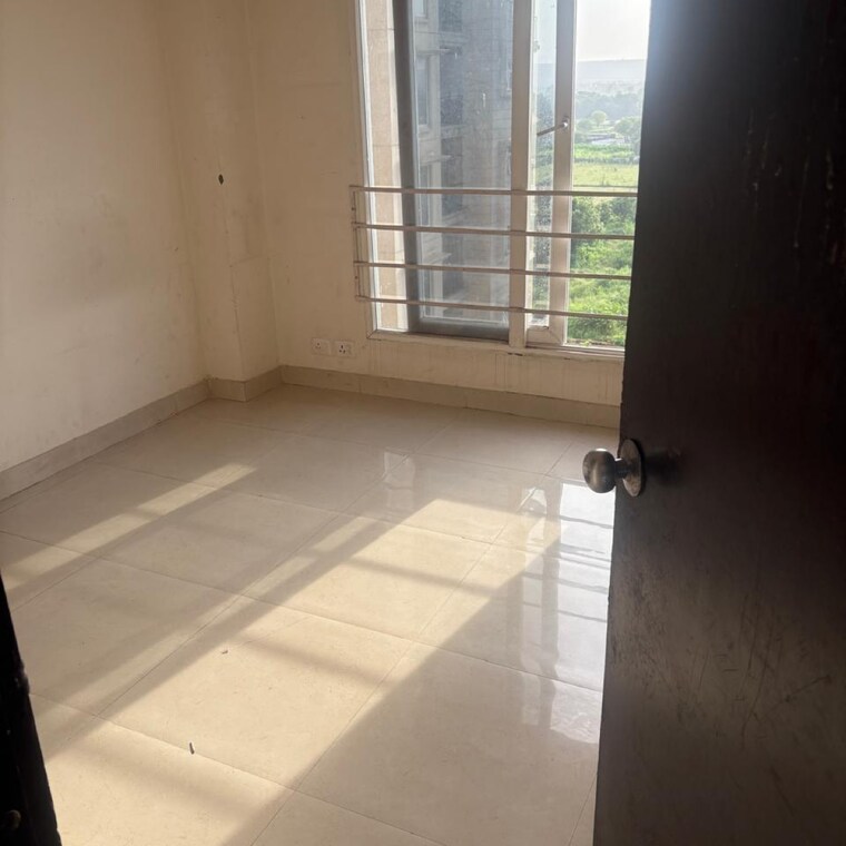 Room, signature-the-serenas 2 Bedroom 724 Sq.Ft. Apartment In Sohna Sector 33 Gurgaon 9616848