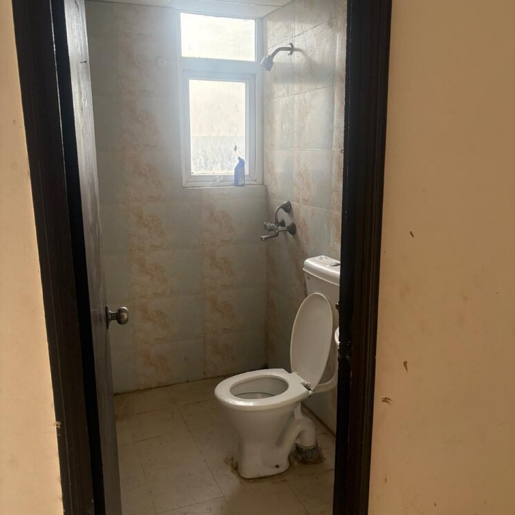 Bathroom, signature-the-serenas 2 Bedroom 724 Sq.Ft. Apartment In Sohna Sector 33 Gurgaon 9616848