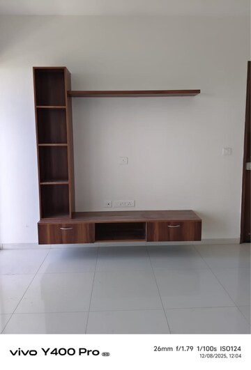 Room in 2 BHK Apartment at Godrej Park Retreat, Sarjapur Road – for Rent