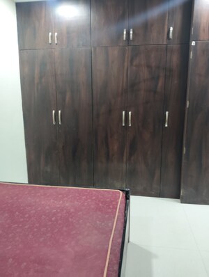 Furnished Amenities in 1.5 BHK Apartment at Mantri Park, Goregaon East – for Rent