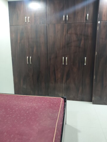 Furnished Amenities in 1.5 BHK Apartment at Mantri Park, Goregaon East – for Rent