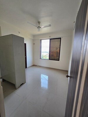 Room in 3 BHK Apartment at Harni – for Rent
