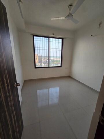 Room in 3 BHK Apartment at Harni – for Rent