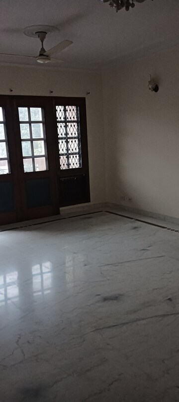Room in 2 BHK Builder Floor at Lajpat Nagar I – for Sale