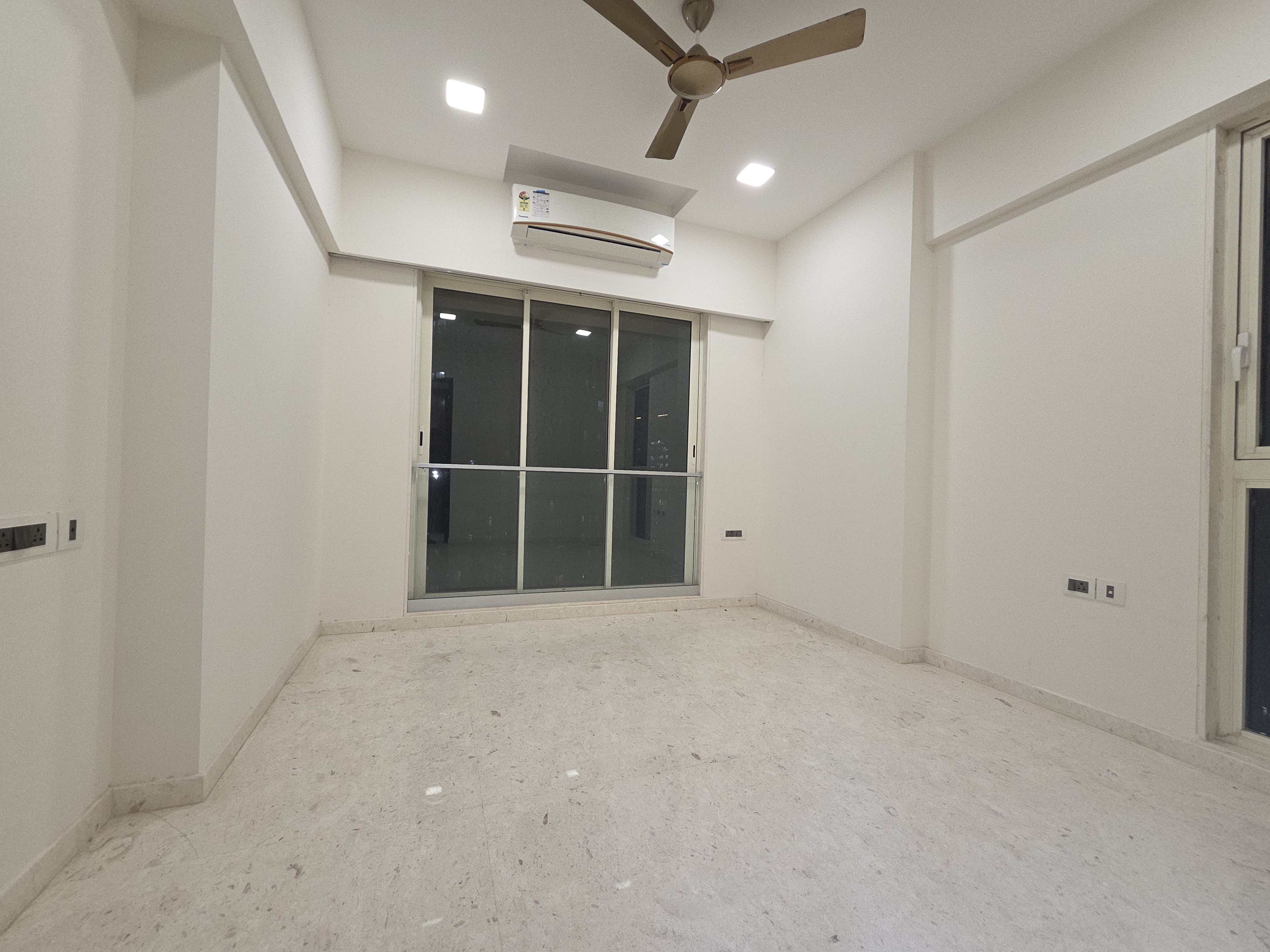 2 BHK Apartment For Rent in Ekta Tripolis