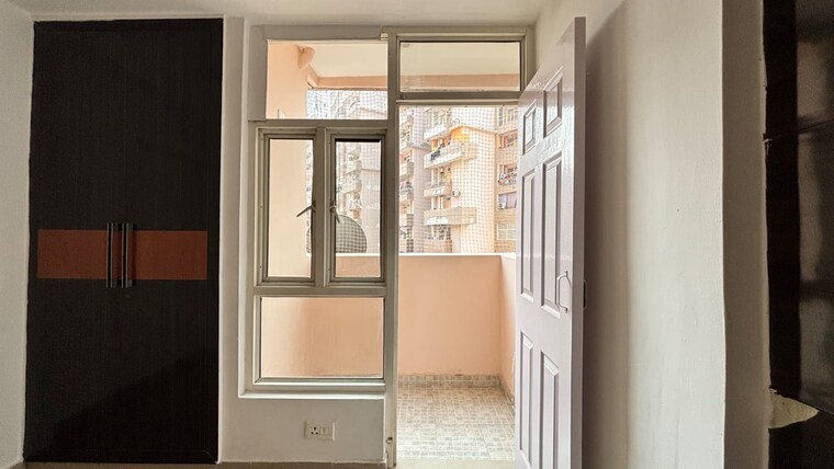 Room, supertech-cape-town 2 Bedroom 930 Sq.Ft. Apartment In Sector 74 Noida 9616909