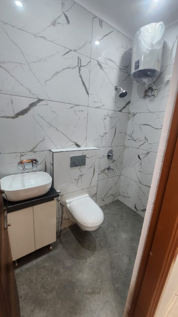 Bathroom, aura-homes 1 Bedroom 650 Sq.Ft. Apartment In Patiala Road Zirakpur 9616924