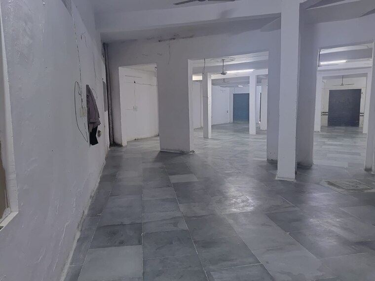 Floor Plan, mayur vihar phase 1 Commercial Warehouse 4000 Sq.Yd. In Mayur Vihar Phase 1 Delhi 9616947