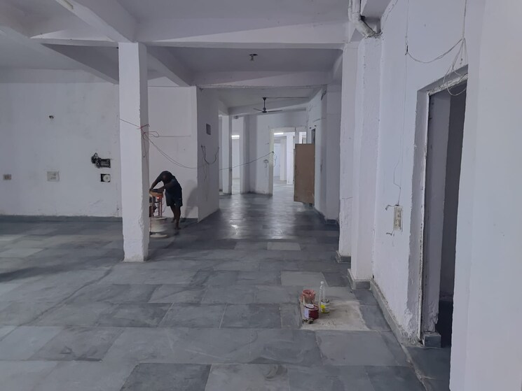 Floor Plan, mayur vihar phase 1 Commercial Warehouse 4000 Sq.Yd. In Mayur Vihar Phase 1 Delhi 9616947