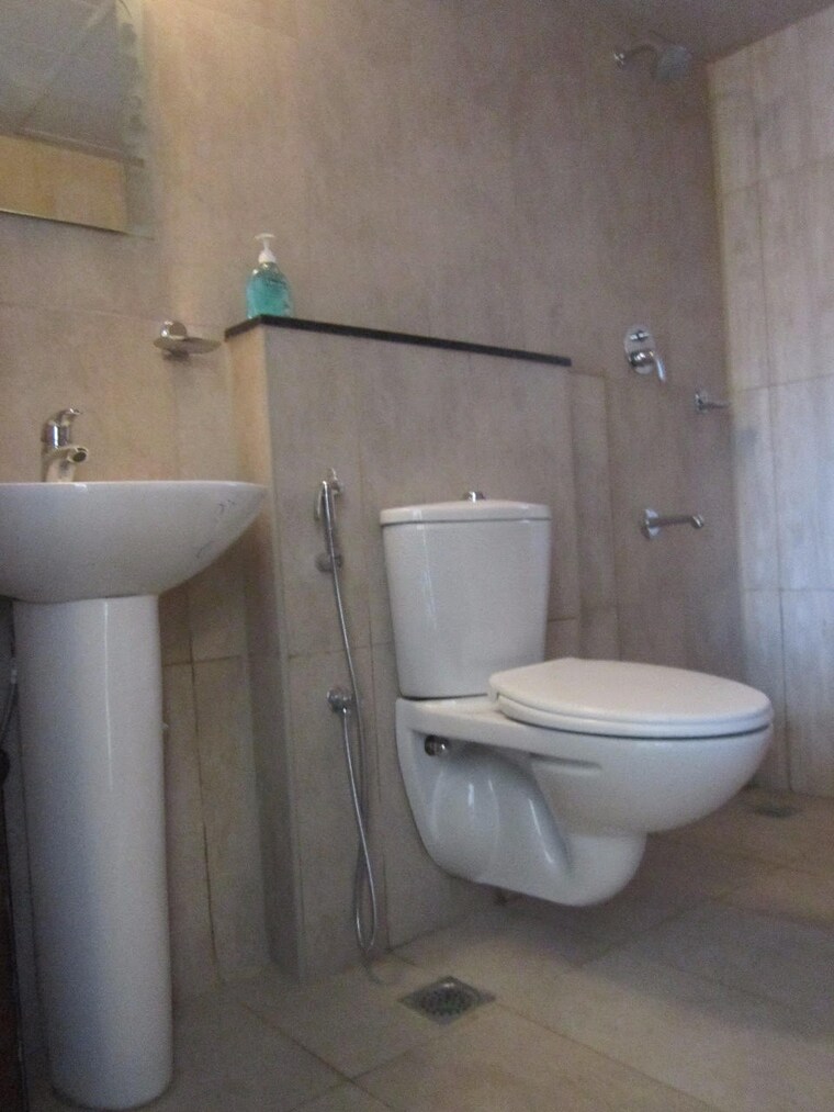 Bathroom, prestige-sunrise-park-brichwood 2.5 Bedroom 1342 Sq.Ft. Apartment In Electronic City Phase I Bangalore 9616970