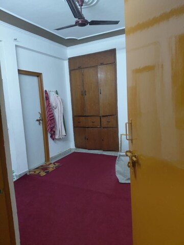 Room in 2 BHK Apartment at Kesar Garden Apartments, Sector 48 – for Rent