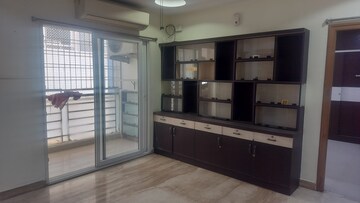 Room in 3 BHK Apartment at Banjara Hills – for Rent