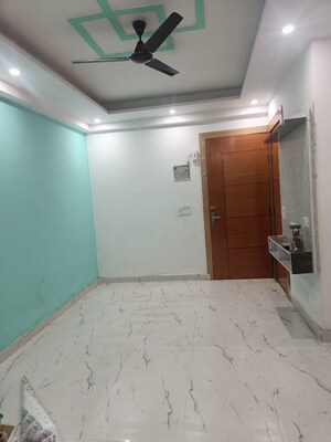 Room in 2 BHK Builder Floor at Sector 49 – for Rent
