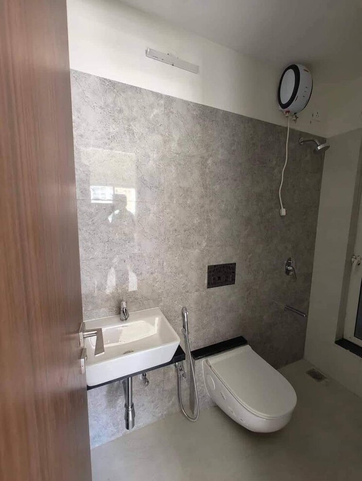 Bathroom, omkar-signet 2 Bedroom 484 Sq.Ft. Apartment In Malad East Mumbai 9617020