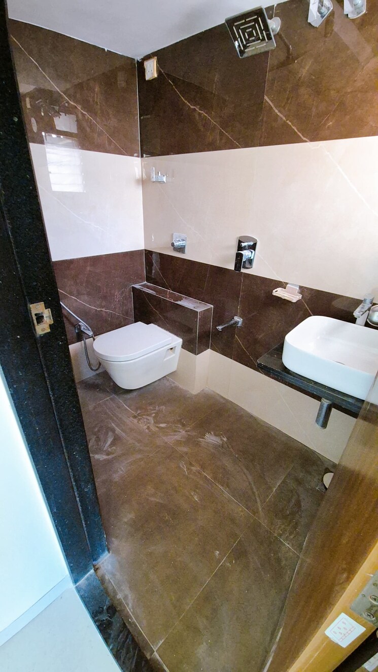 Attached Bathroom, kurla east 1 Bedroom 430 Sq.Ft. Apartment In Kurla East Mumbai 9617023