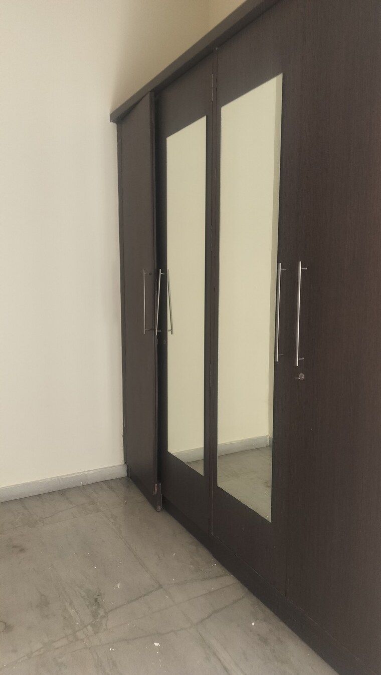 Room, banjara hills 3 Bedroom 2000 Sq.Ft. Apartment In Banjara Hills Hyderabad 9617038