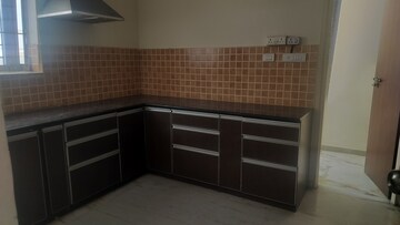 Room in 3 BHK Apartment at Banjara Hills – for Rent