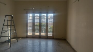 Room in 3 BHK Apartment at Banjara Hills – for Rent