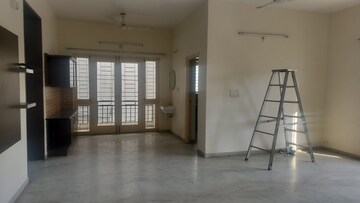 Room in 3 BHK Apartment at Banjara Hills – for Rent