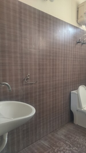 Bathroom in 3 BHK Apartment at Banjara Hills – for Rent
