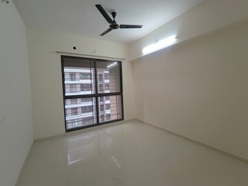 Room in 2 BHK Apartment at Mantra Montana Phase 1, Dhanori – for Rent