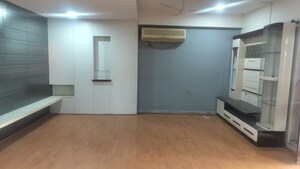 Room in 2 BHK Apartment at Jubilee Hills – for Rent