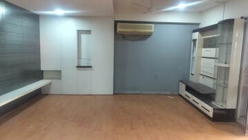 Room in 2 BHK Apartment at Jubilee Hills – for Rent