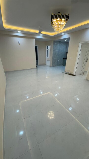 Room in 3 BHK Apartment at Chattarpur – for Rent