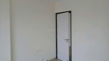 Room in 1 BHK Apartment at Aspen Park, Goregaon East – for Rent