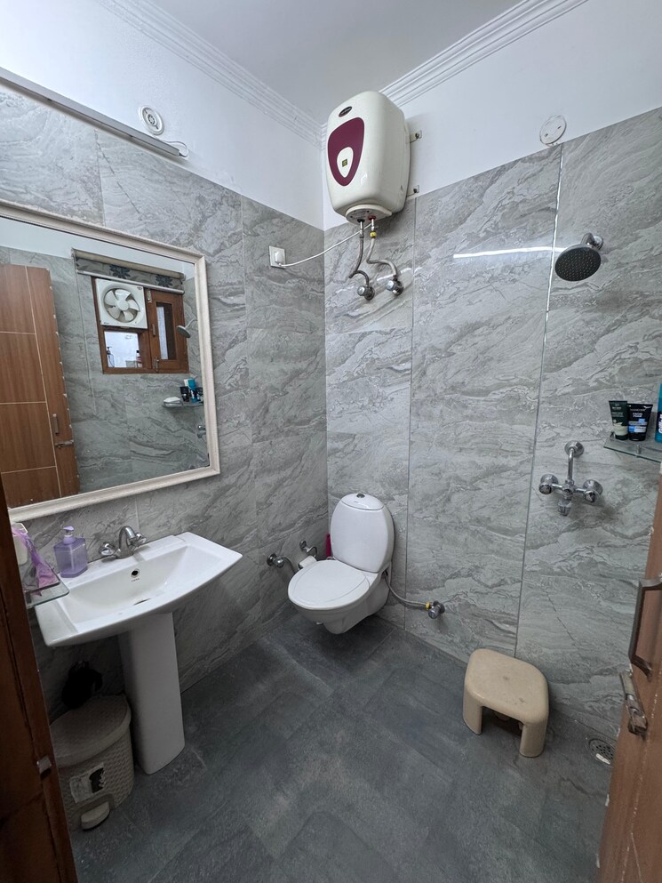 Bathroom, highland-park-chandigarh 2 Bedroom 1156 Sq.Ft. Apartment In Bhabat Zirakpur 9617069