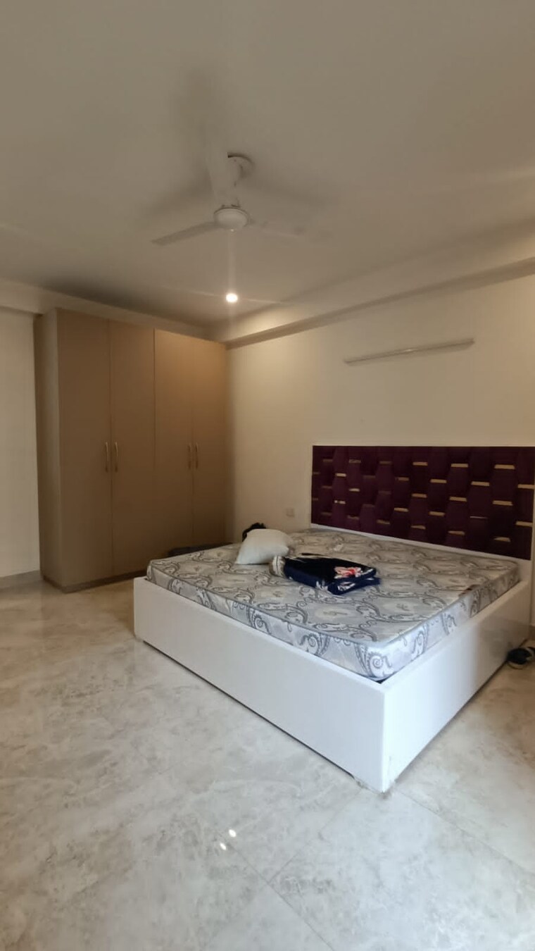 Bedroom, dlf-city-gurgaon 3 Bedroom 300 Sq.Yd. Builder Floor In Sector 27 Gurgaon 9617070