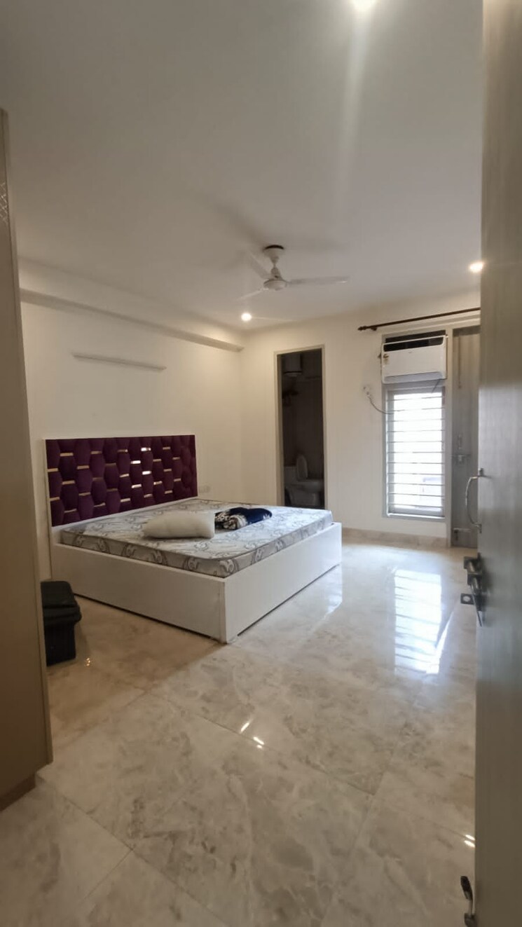Bedroom, dlf-city-gurgaon 3 Bedroom 300 Sq.Yd. Builder Floor In Sector 27 Gurgaon 9617070