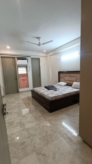 Bedroom in 3 BHK Builder Floor at DLF City Gurgaon, Sector 27 – for Rent