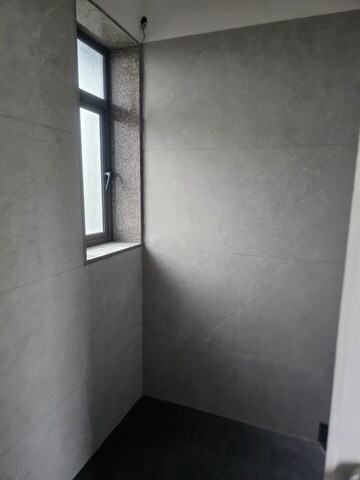 Room in 4 BHK Apartment at Panjrapole – for Rent