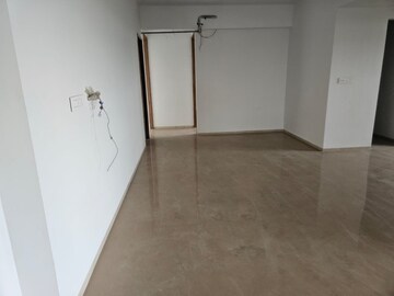 Room in 4 BHK Apartment at Panjrapole – for Rent