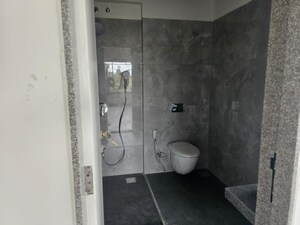 Bathroom in 4 BHK Apartment at Panjrapole – for Rent