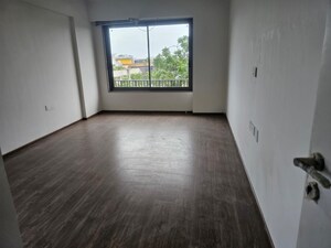 Room in 4 BHK Apartment at Panjrapole – for Rent