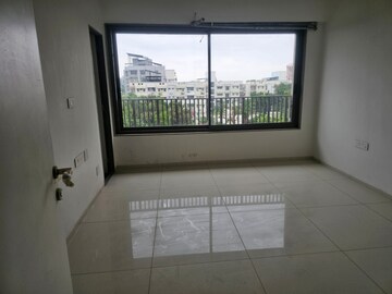 Room in 4 BHK Apartment at Panjrapole – for Rent