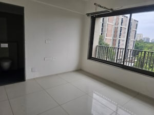 Room in 4 BHK Apartment at Panjrapole – for Rent