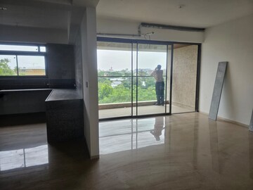 Hall in 4 BHK Apartment at Panjrapole – for Rent