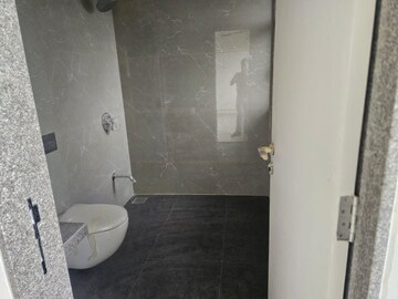Bathroom in 4 BHK Apartment at Panjrapole – for Rent